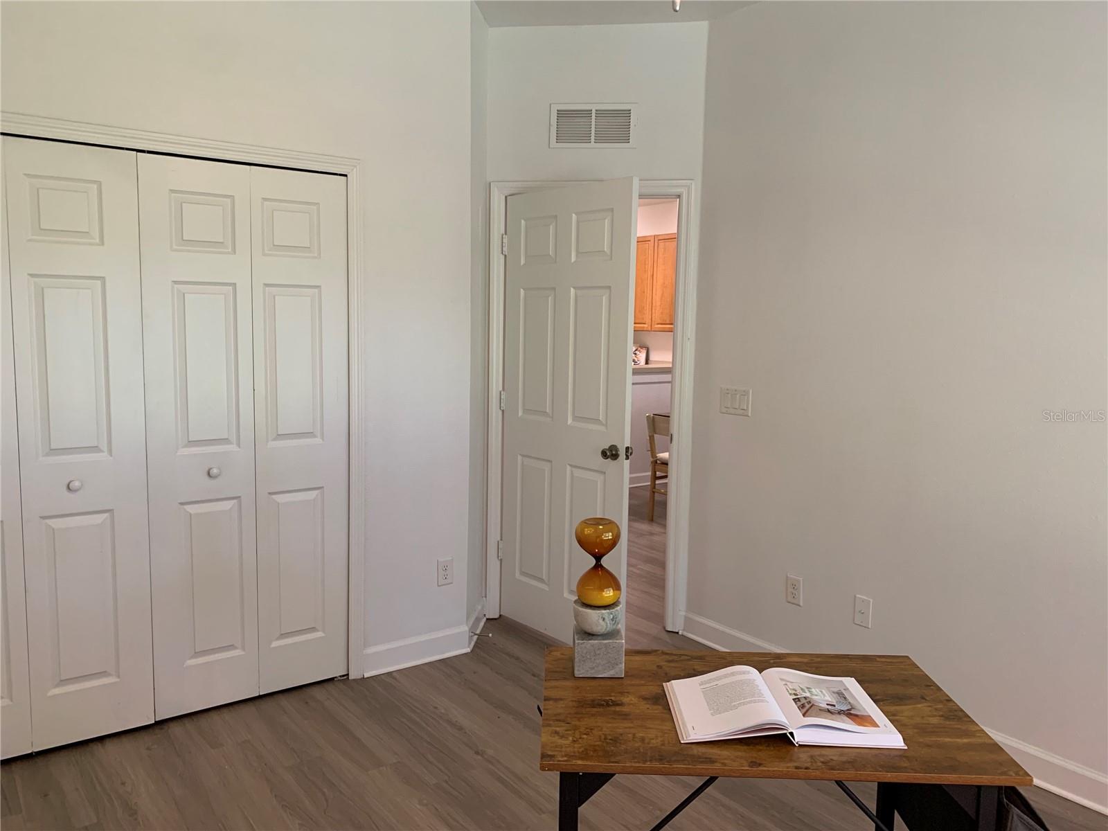 Image 8 of 44 For 4705 Everglades Circle