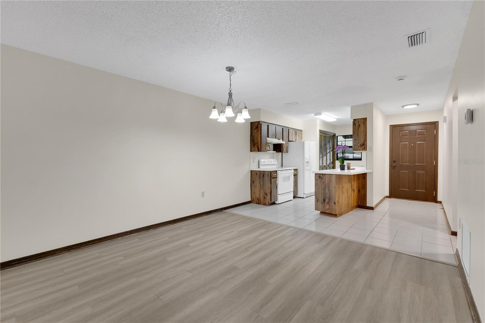 Image 4 of 27 For 3704 Bay Court