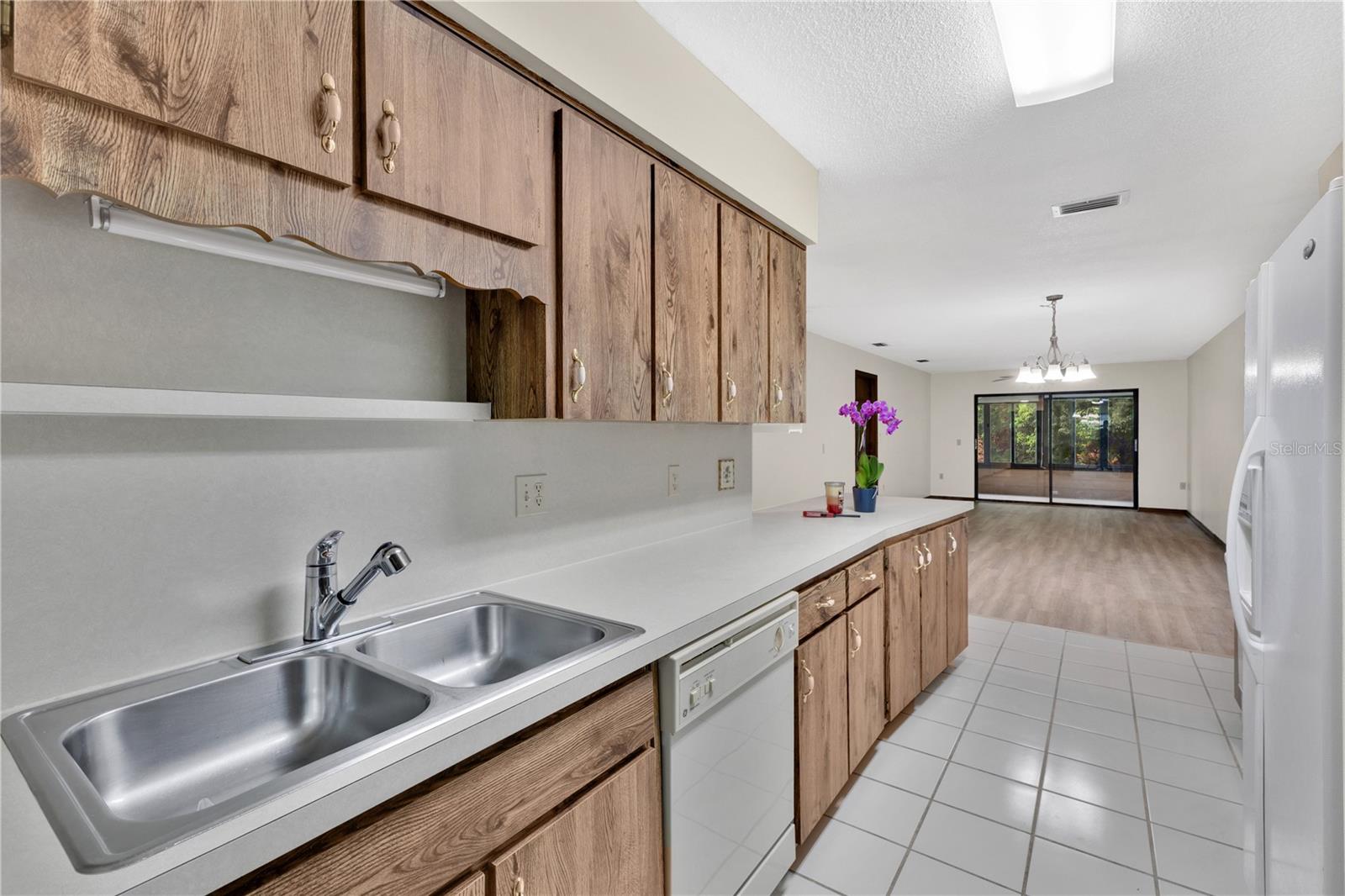 Image 7 of 27 For 3704 Bay Court