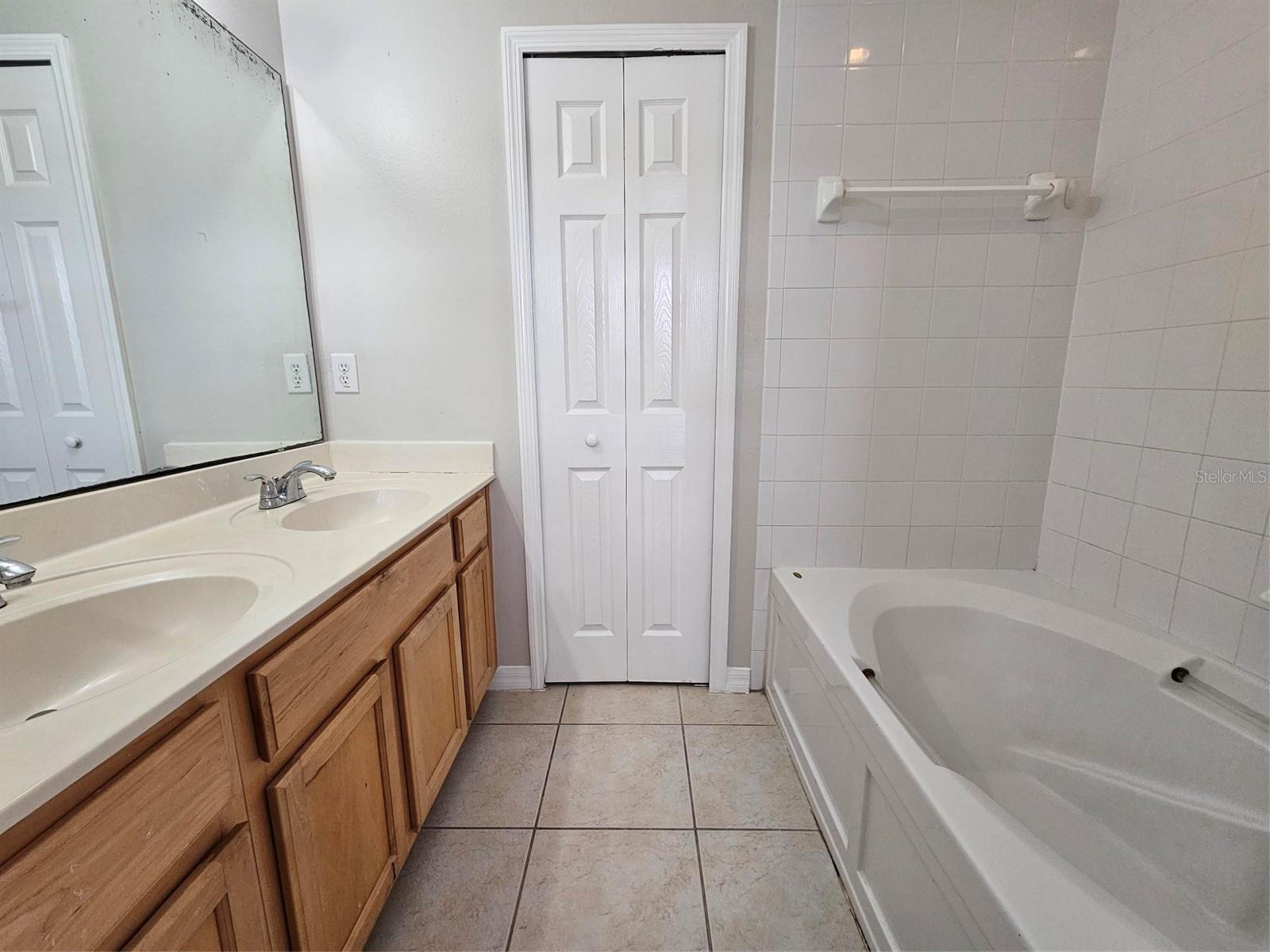 Image 13 of 16 For 2051 Cypress Bay Boulevard