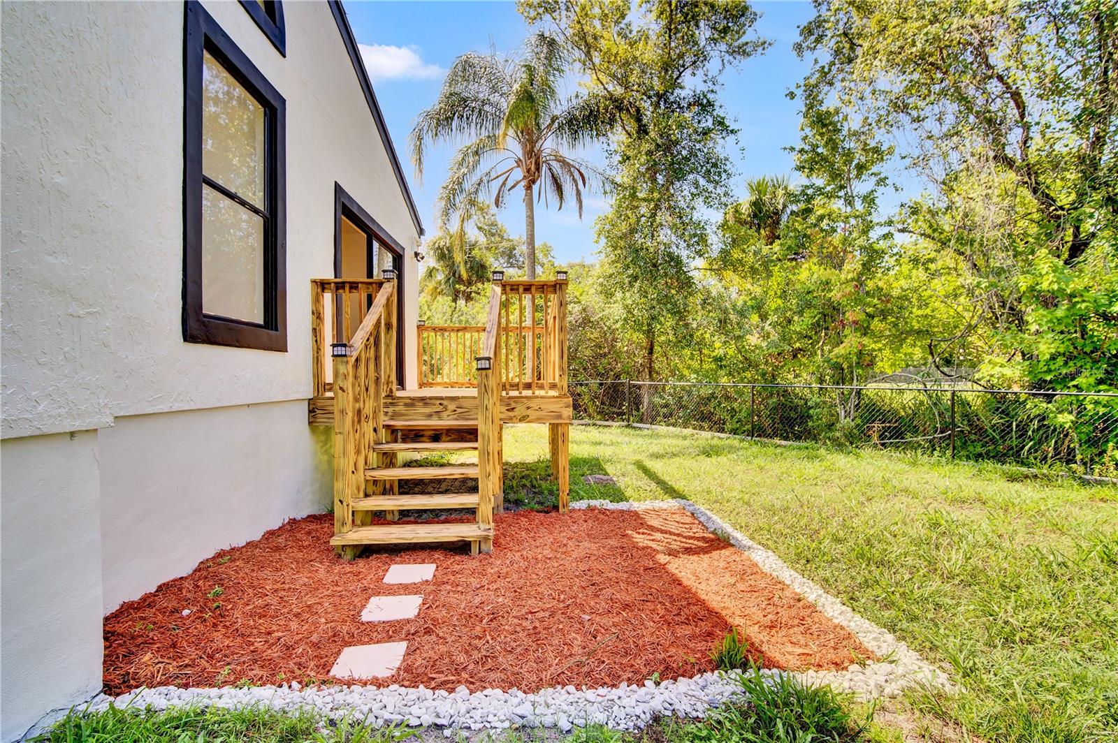 Image 21 of 47 For 910 Florida Boulevard
