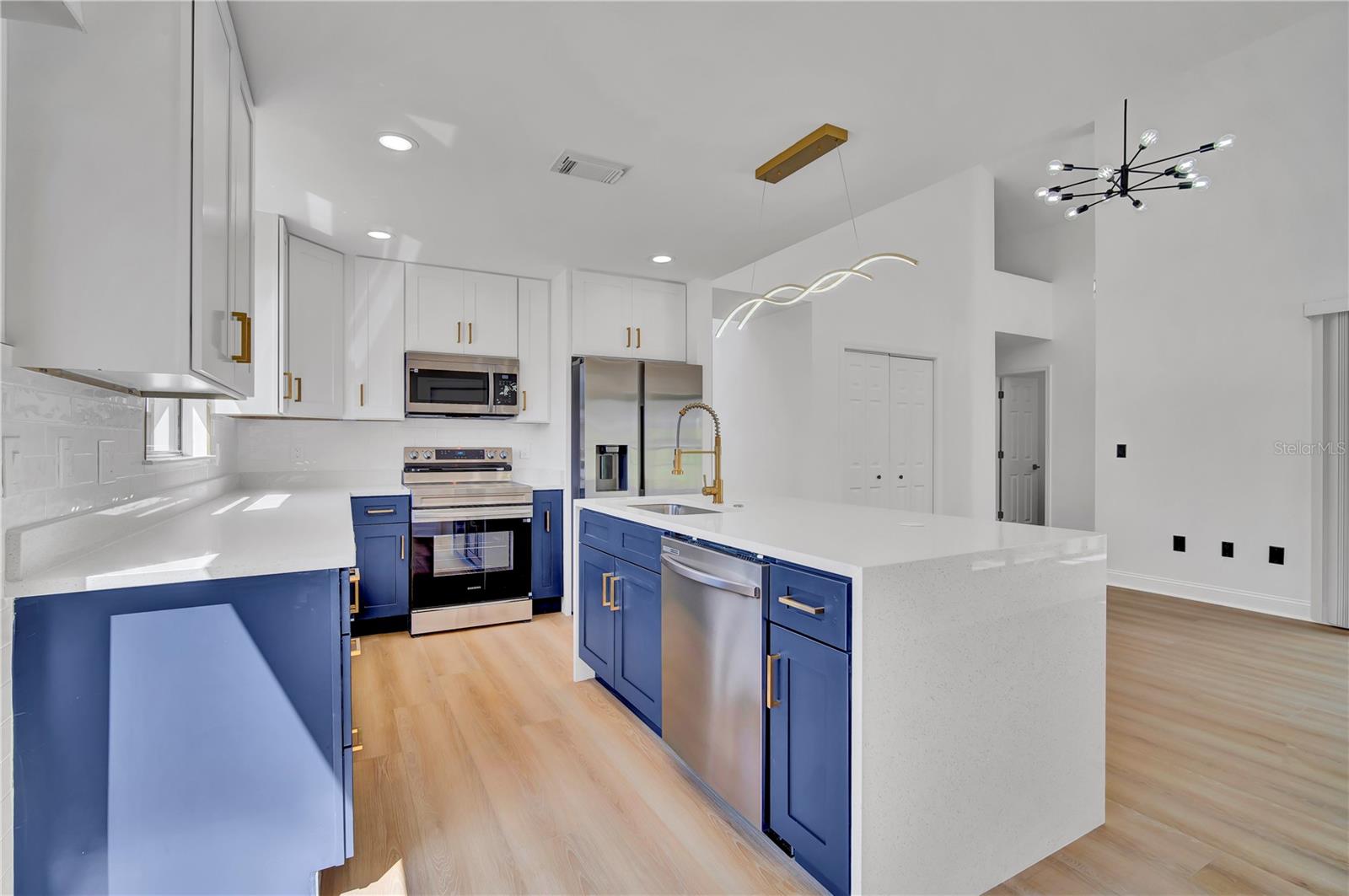 Image 34 of 47 For 910 Florida Boulevard
