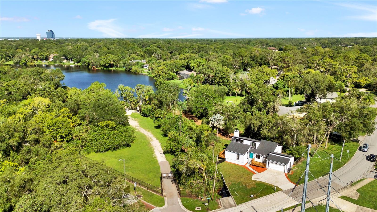 Image 46 of 47 For 910 Florida Boulevard
