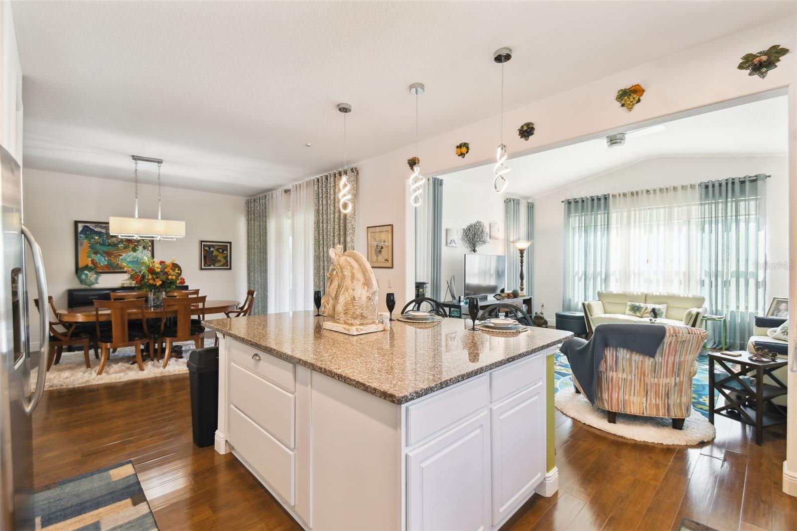 Image 11 of 58 For 1329 Del Mar Drive