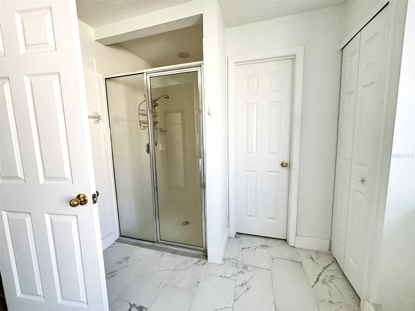 Image 12 of 13 For 4663 Doral Park Avenue