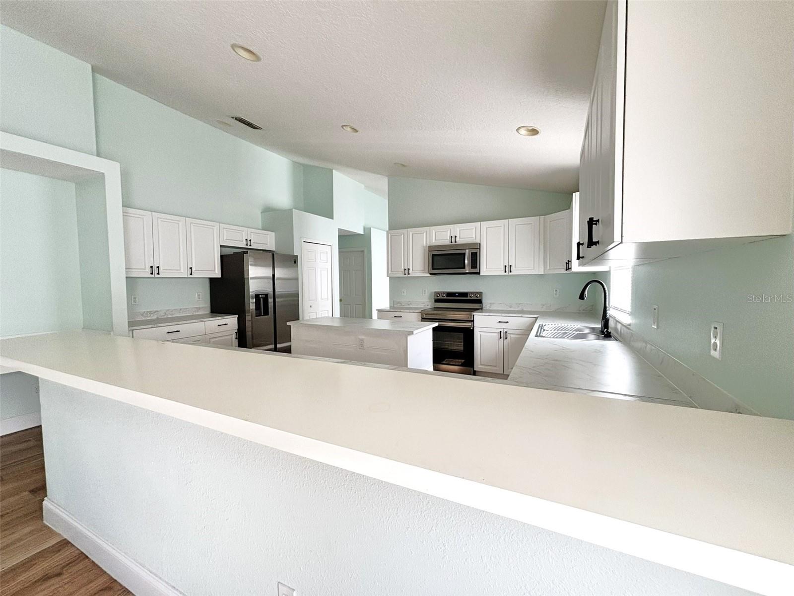 Image 7 of 13 For 4663 Doral Park Avenue