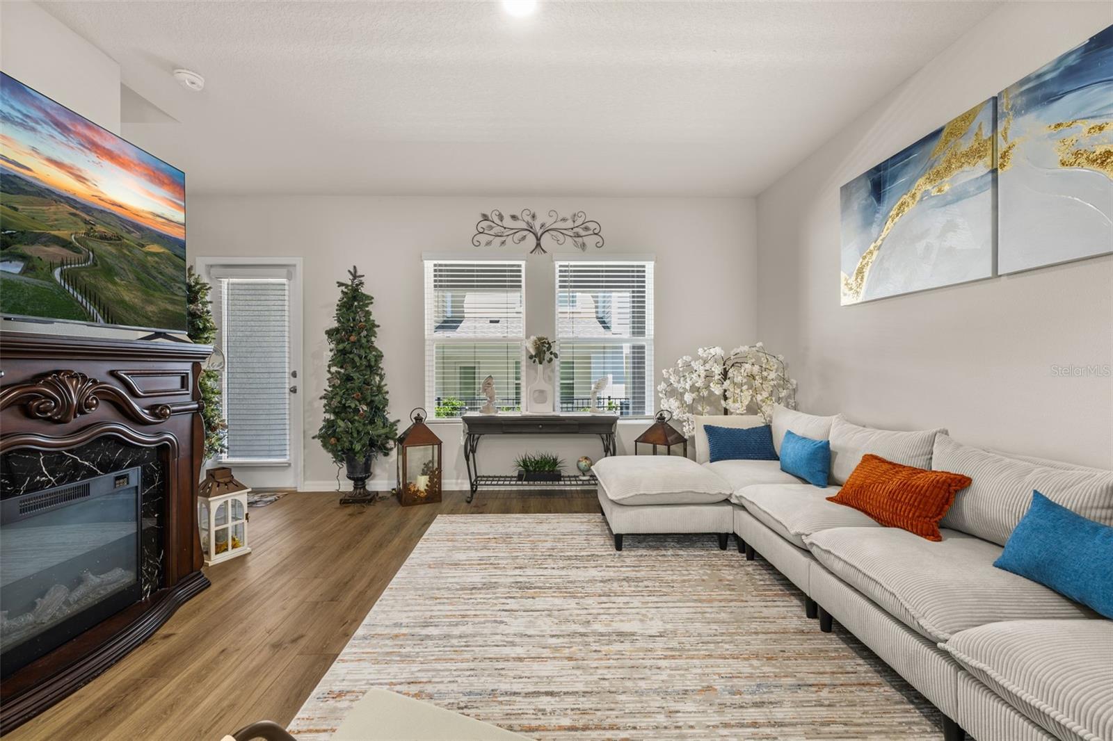 Image 16 of 46 For 4345 Hillock Boulevard