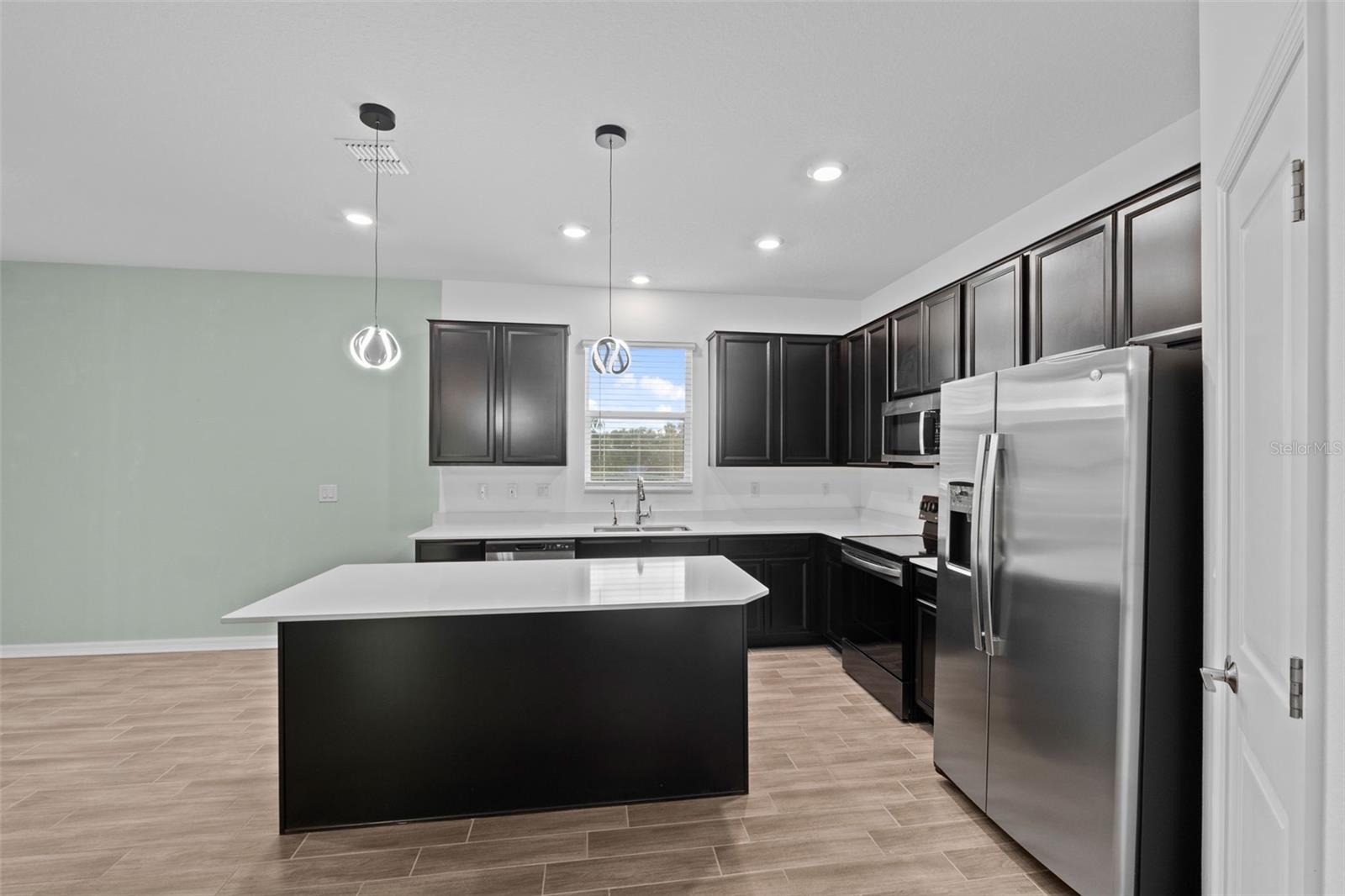 Image 10 of 43 For 1006 Breggia Court