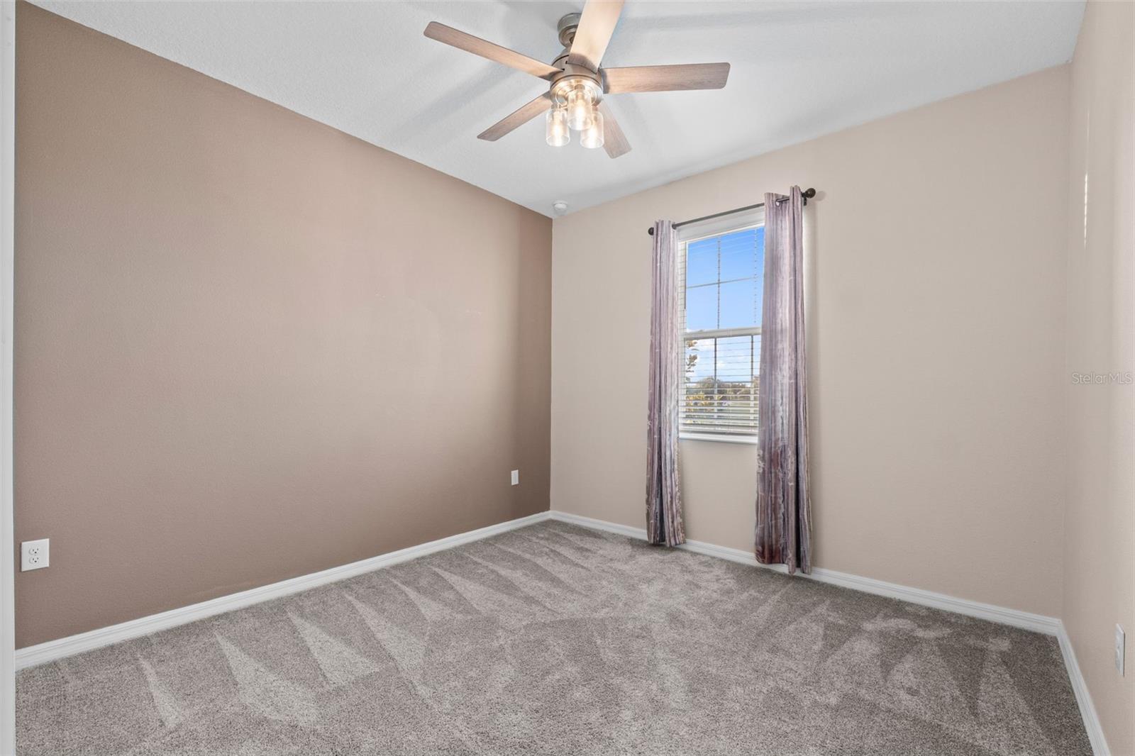 Image 19 of 43 For 1006 Breggia Court