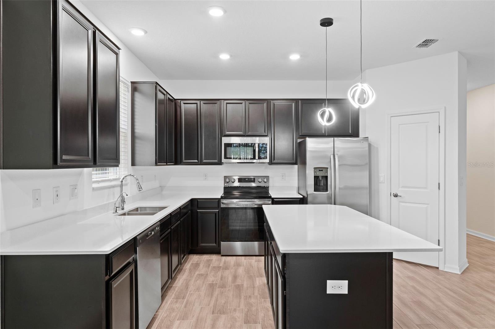 Image 7 of 43 For 1006 Breggia Court