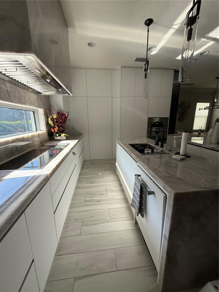 Image 20 of 65 For 9870 Mere Parkway