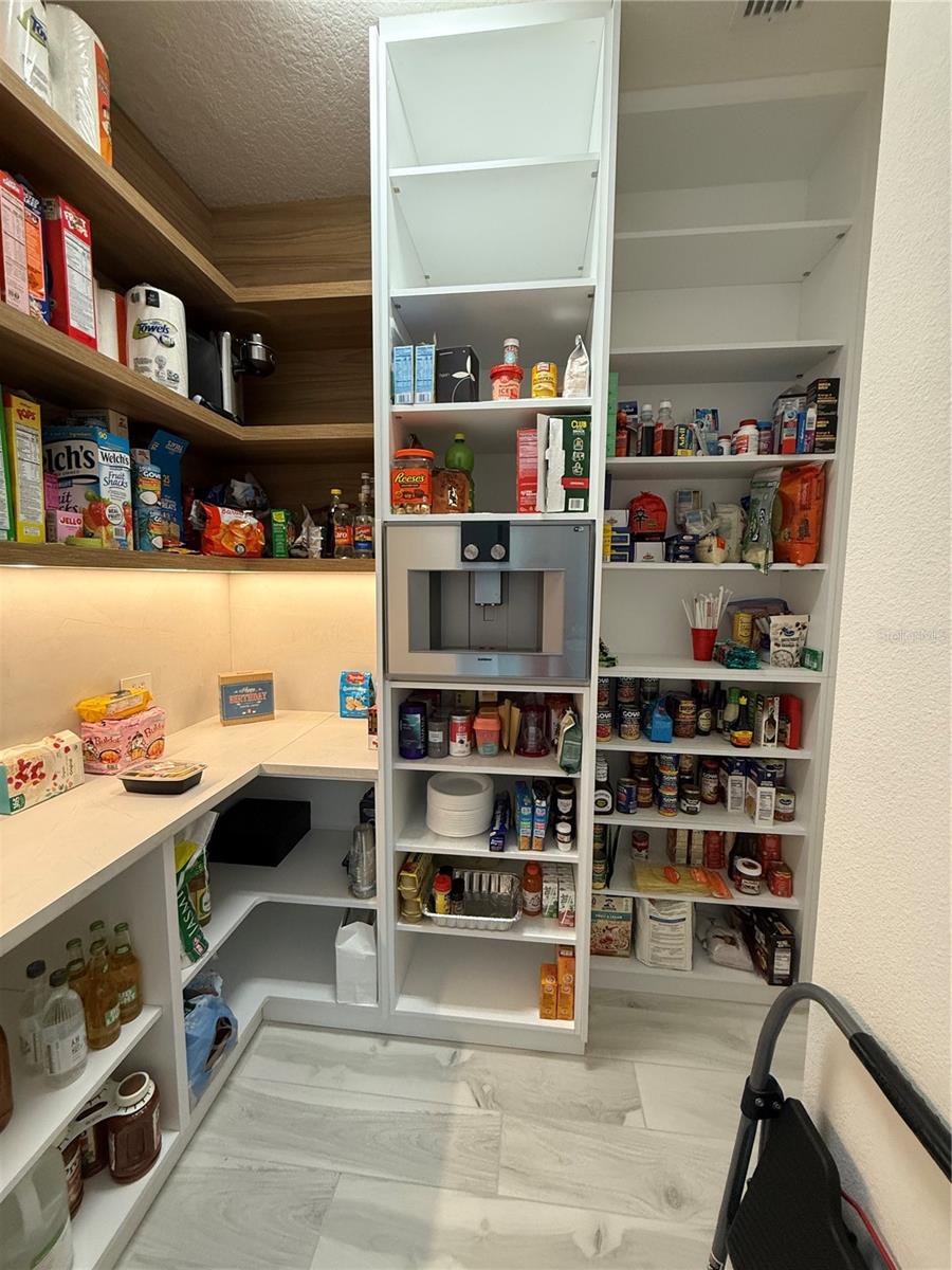 Image 24 of 65 For 9870 Mere Parkway