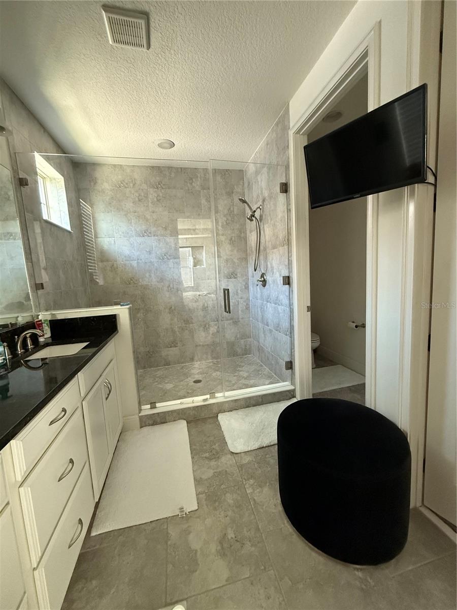 Image 38 of 65 For 9870 Mere Parkway