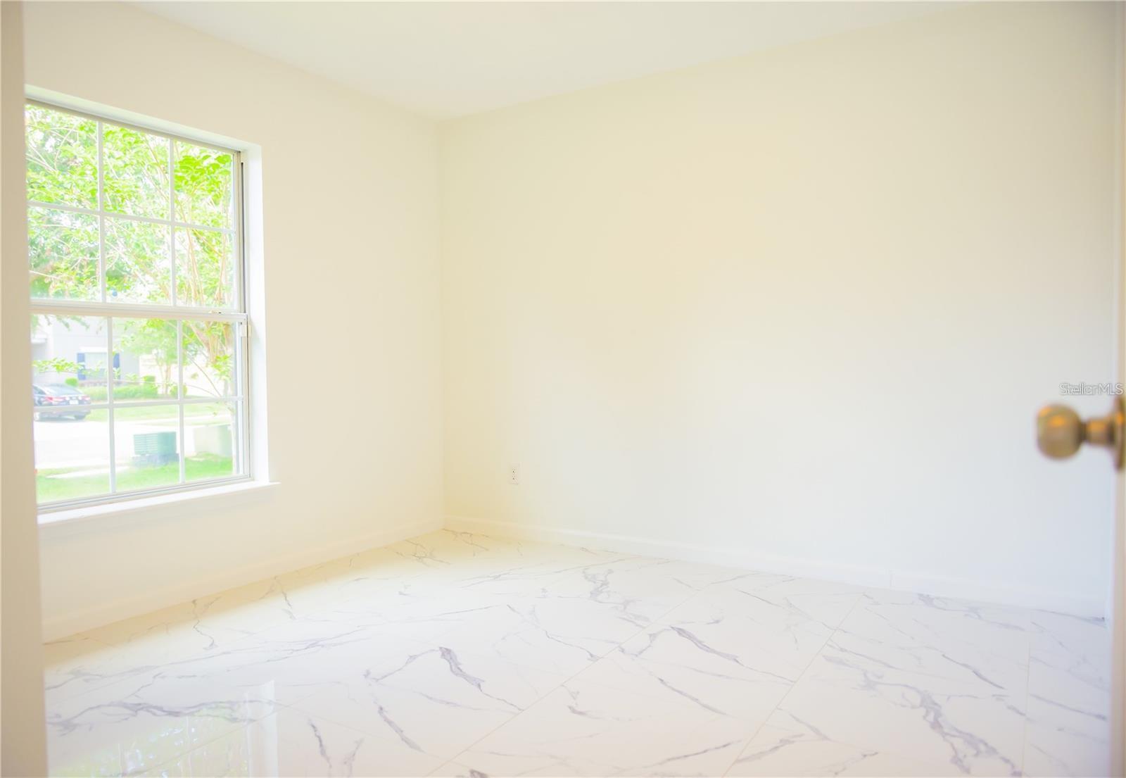 Image 11 of 13 For 337 Giovani Boulevard