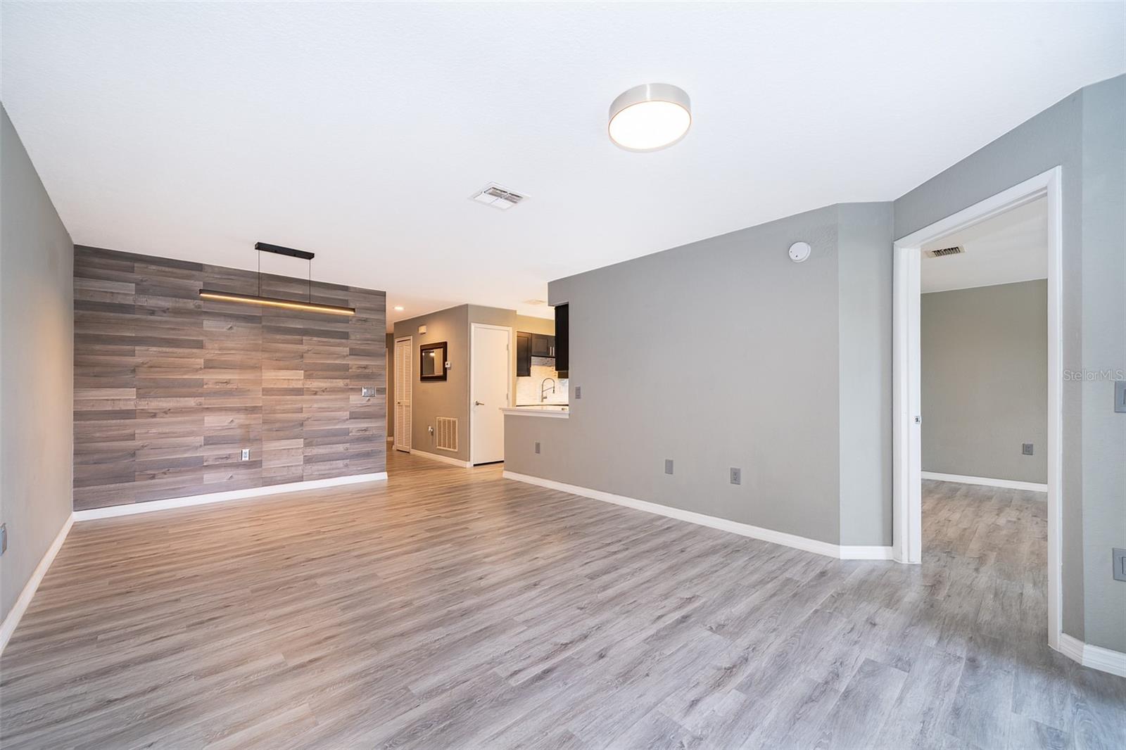 Image 5 of 31 For 7734 Sugar Bend Drive 7734