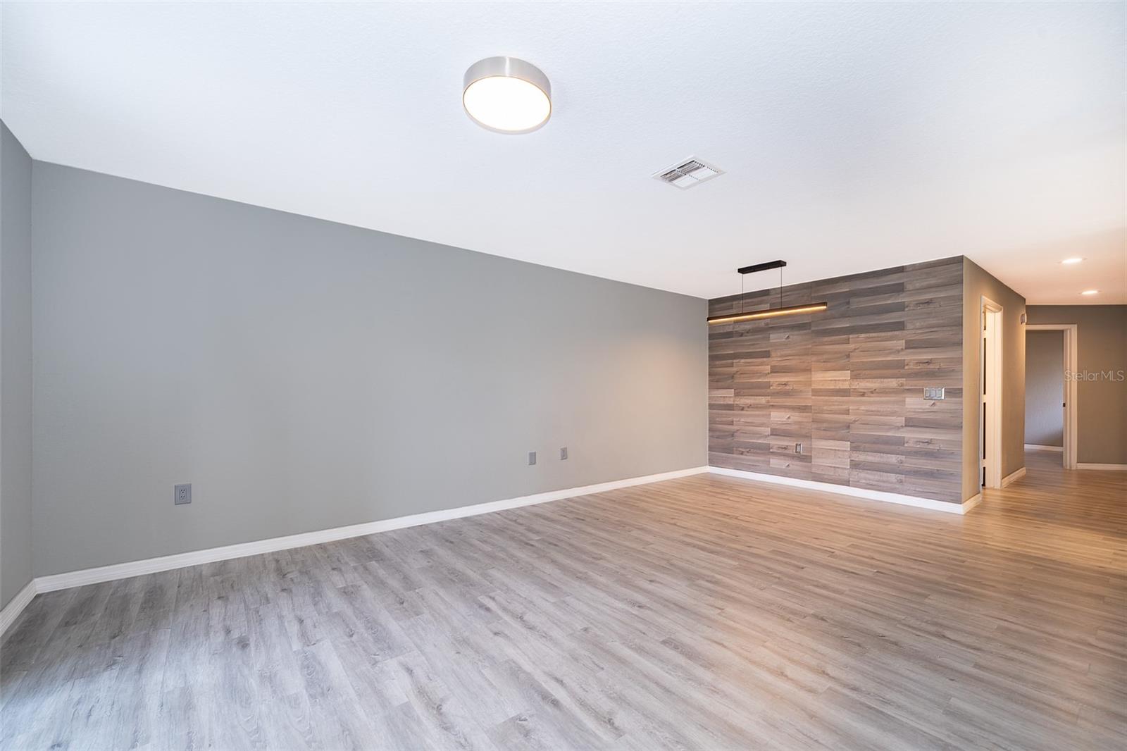 Image 6 of 31 For 7734 Sugar Bend Drive 7734