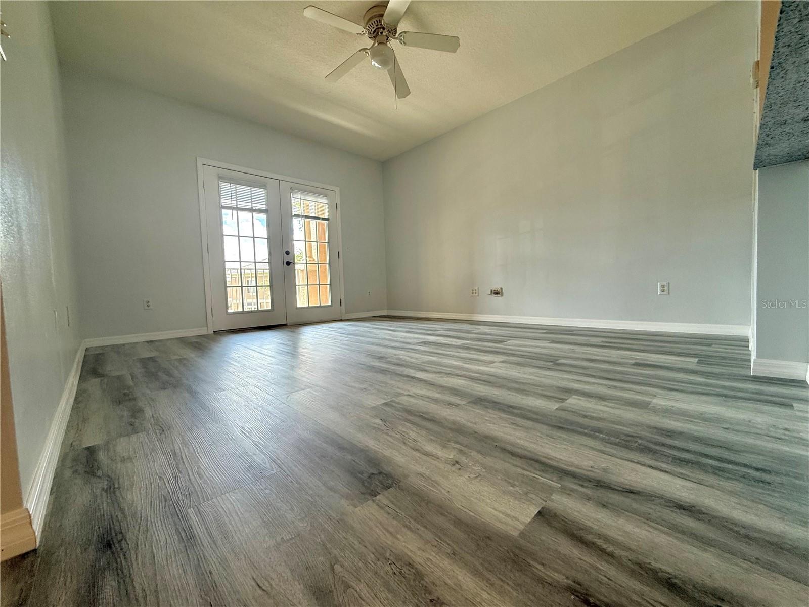 Image 6 of 30 For 14226 Fredricksburg Drive 204