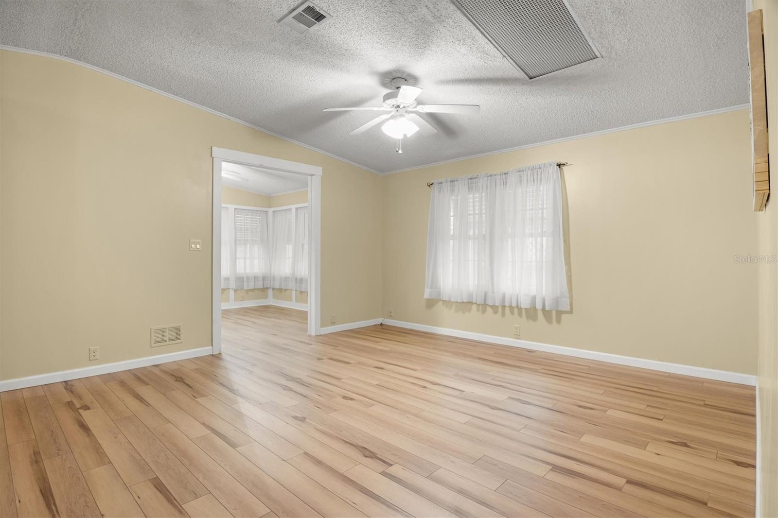 Image 10 of 48 For 6084 Southern Oaks Drive Se