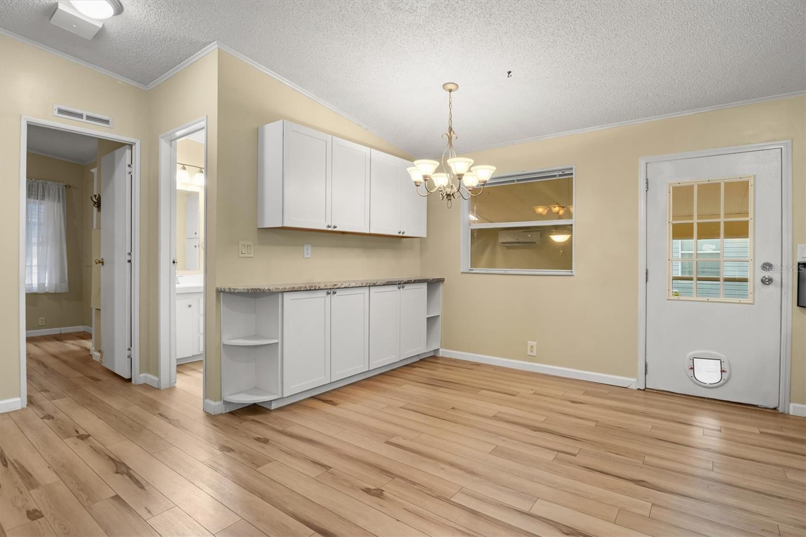 Image 11 of 48 For 6084 Southern Oaks Drive Se