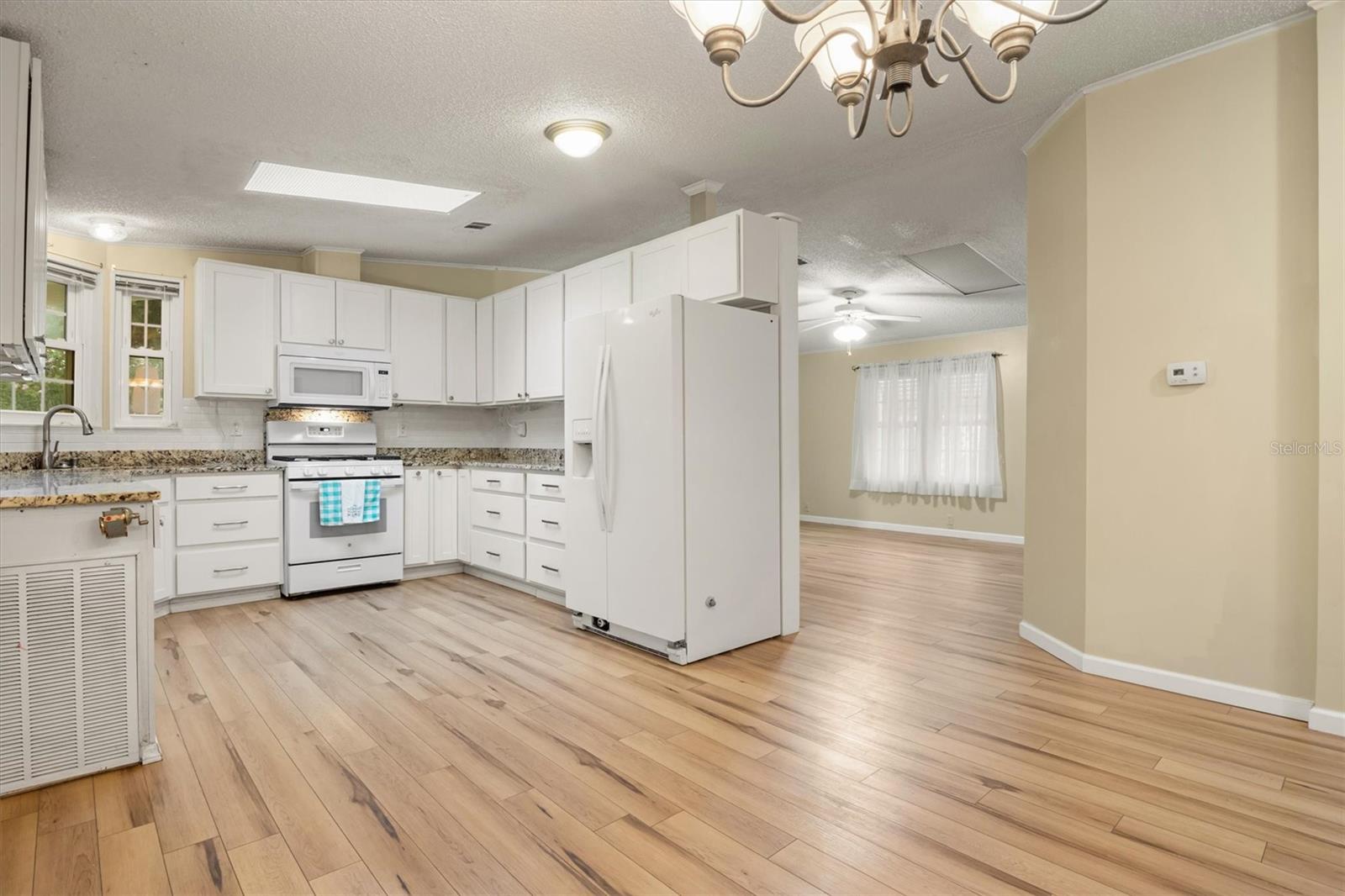 Image 13 of 48 For 6084 Southern Oaks Drive Se