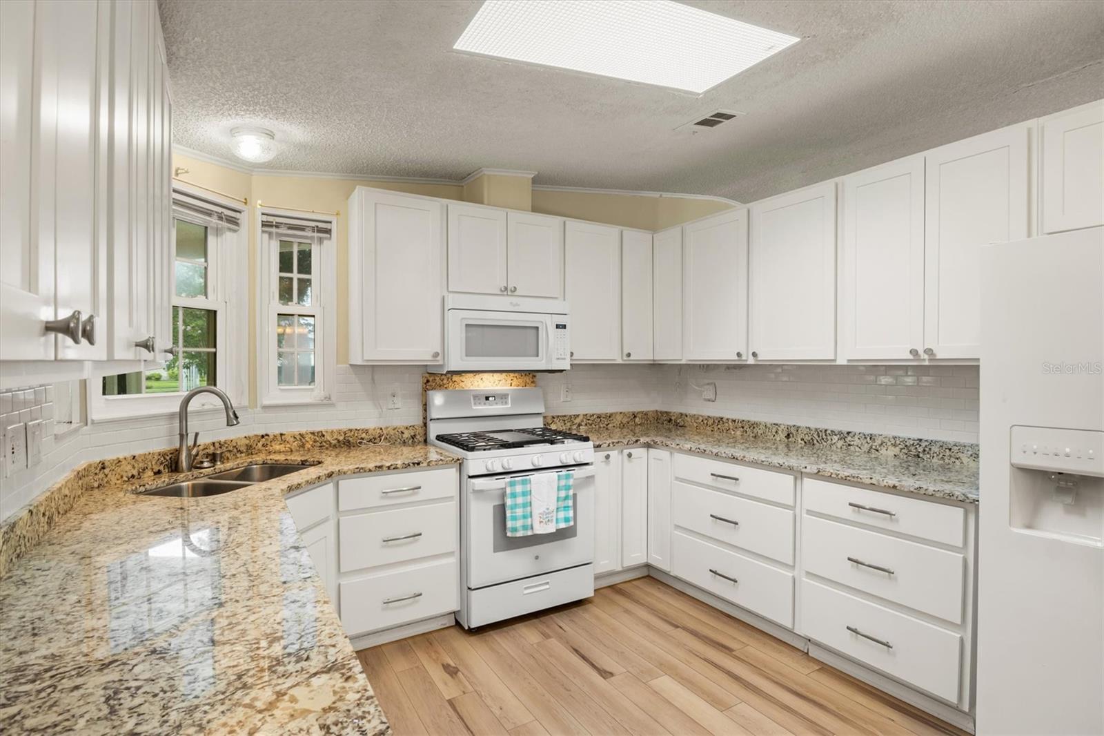 Image 14 of 48 For 6084 Southern Oaks Drive Se
