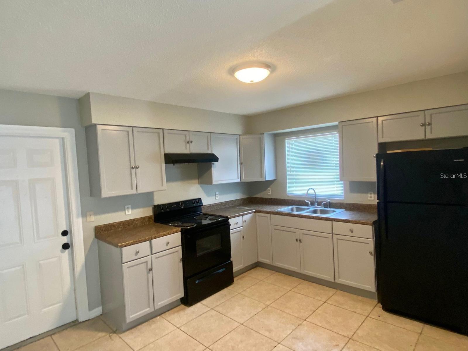 Image 2 of 10 For 1700 Birchwood Circle