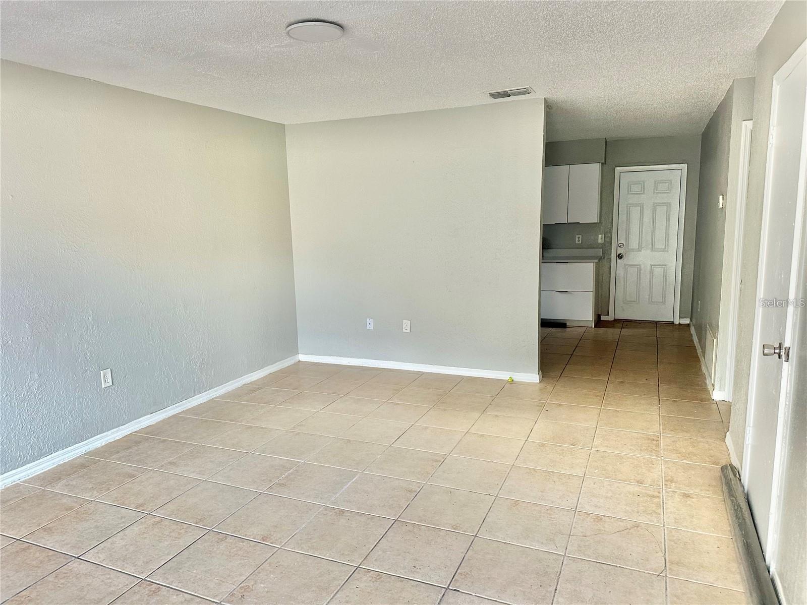 Image 8 of 10 For 1700 Birchwood Circle
