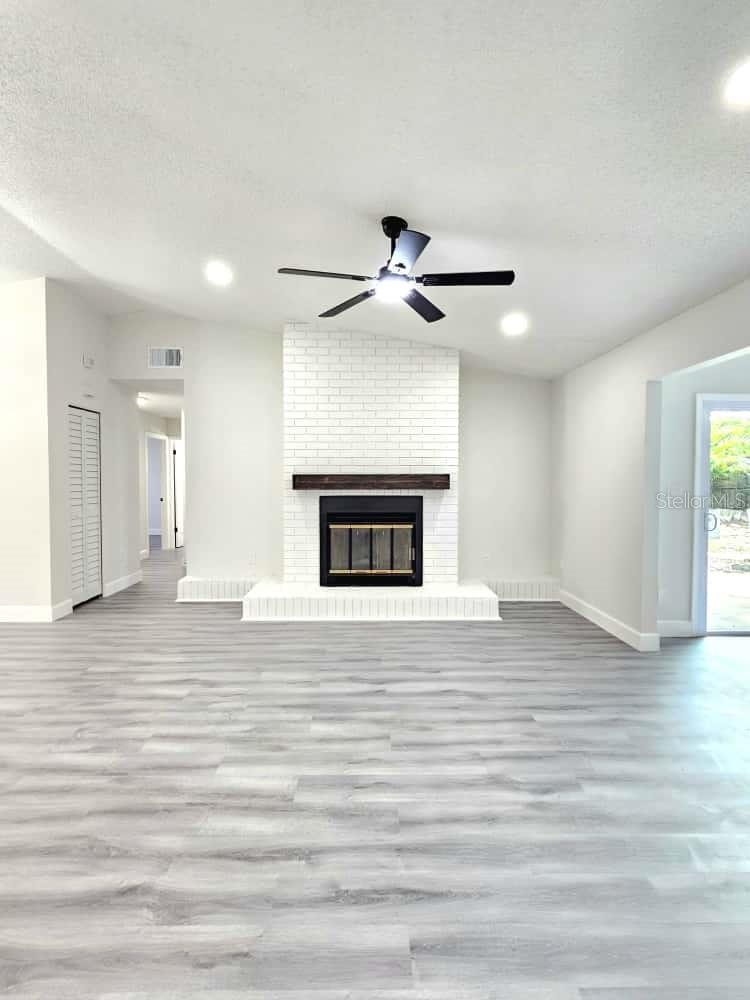 Image 3 of 23 For 1528 Powder Horn Road