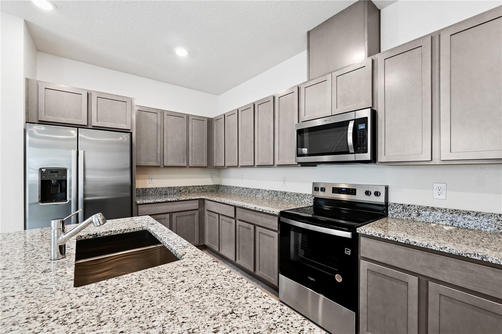 Image 12 of 36 For 736 Overpool Avenue