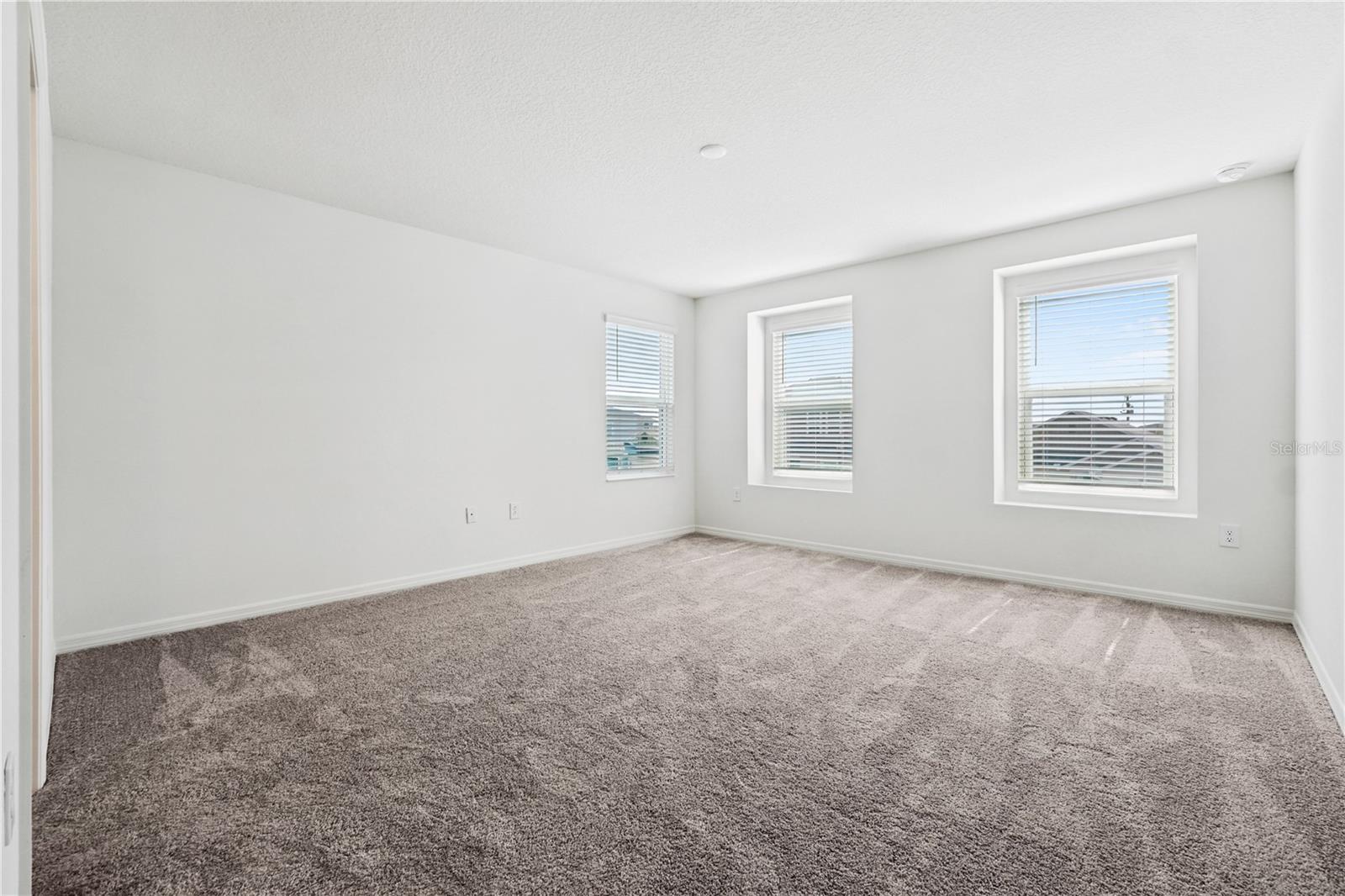 Image 15 of 36 For 736 Overpool Avenue