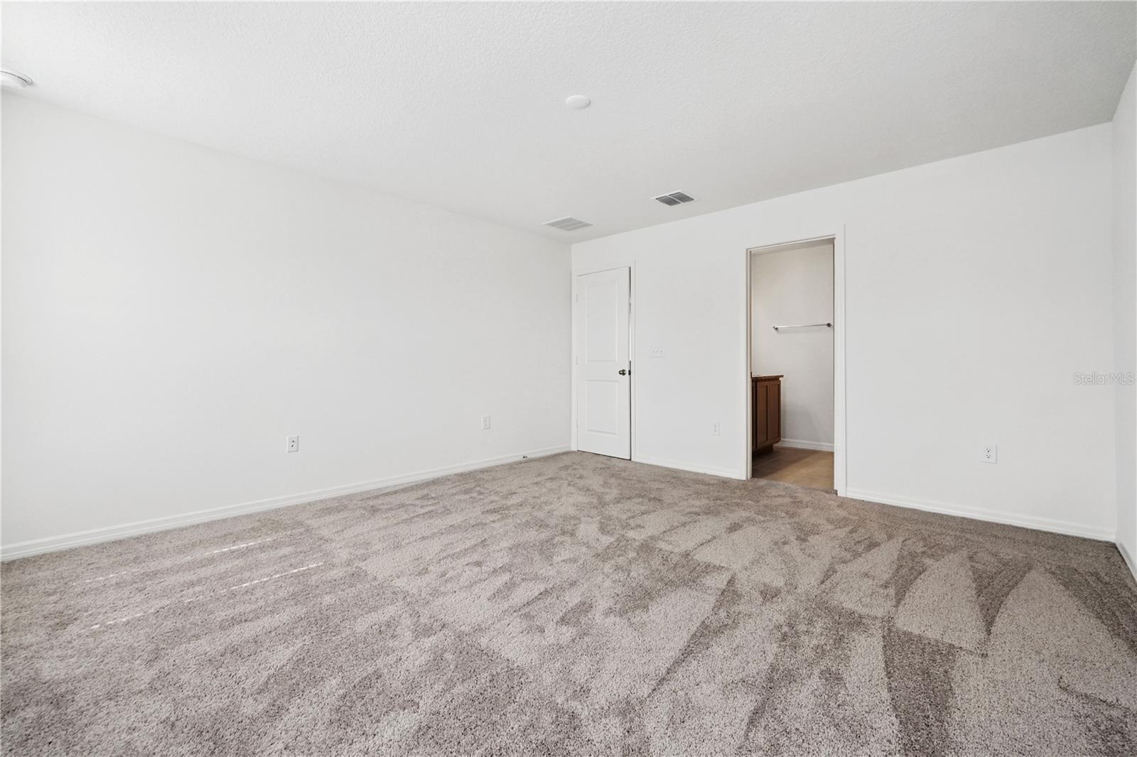 Image 23 of 36 For 736 Overpool Avenue