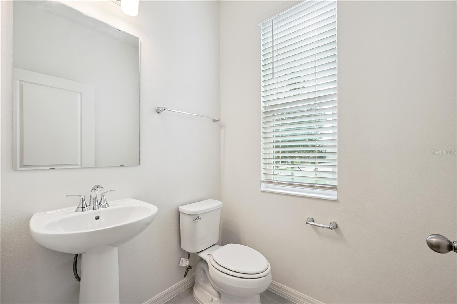Image 26 of 36 For 736 Overpool Avenue
