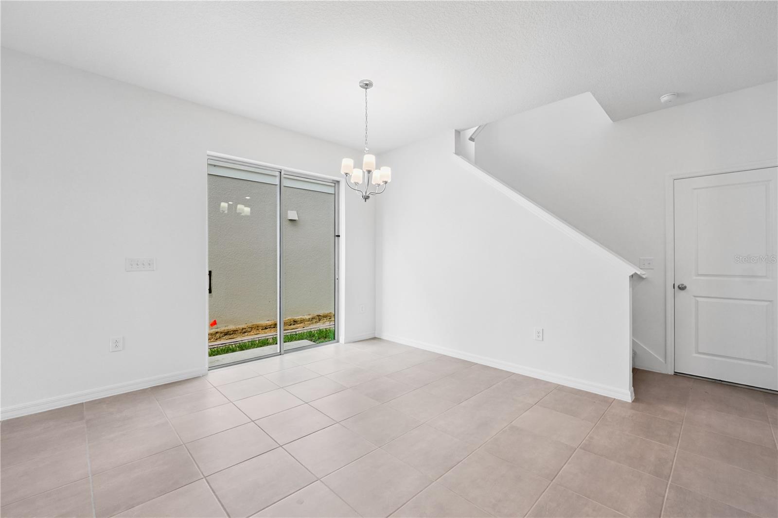 Image 8 of 36 For 736 Overpool Avenue