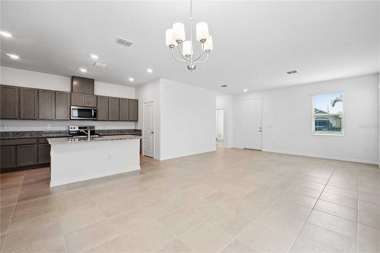 Image 9 of 36 For 736 Overpool Avenue