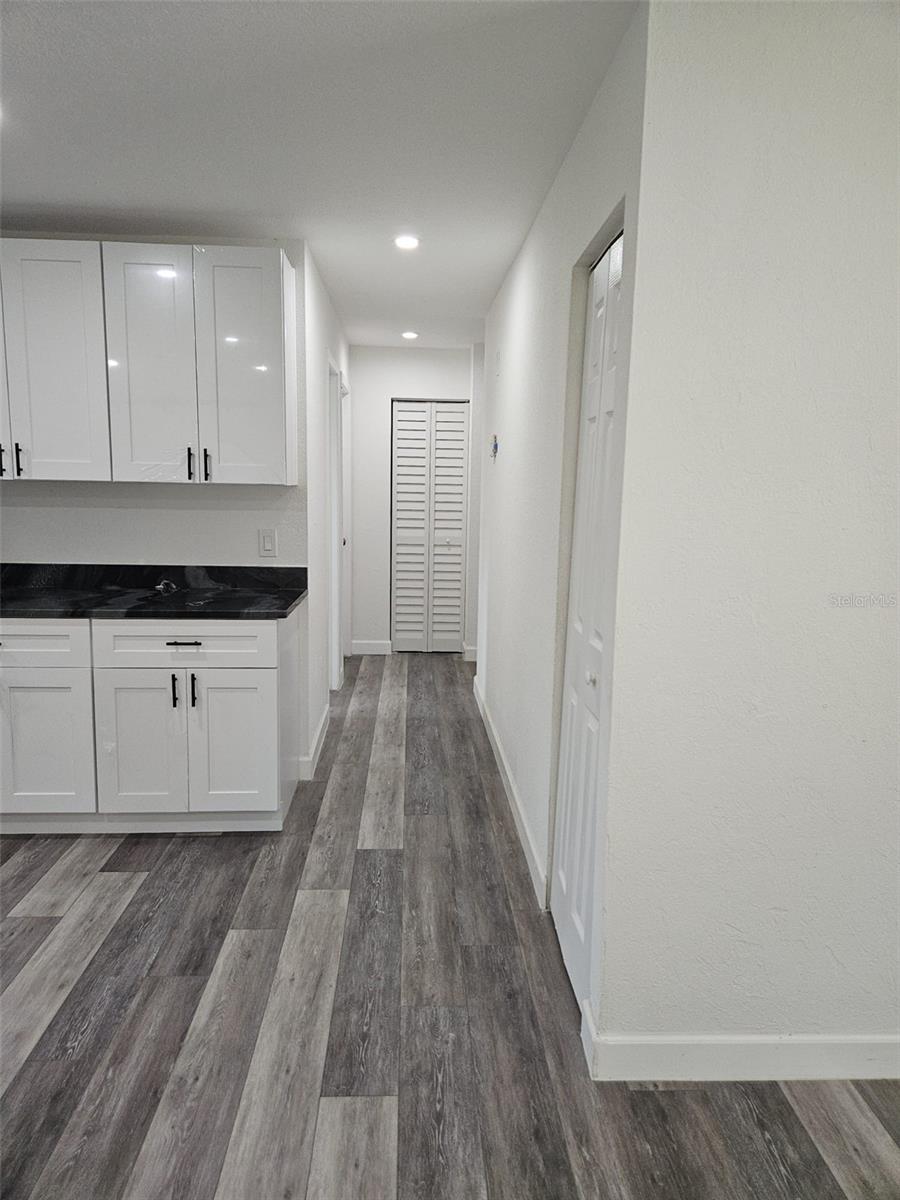 Image 7 of 22 For 4051 19th Avenue