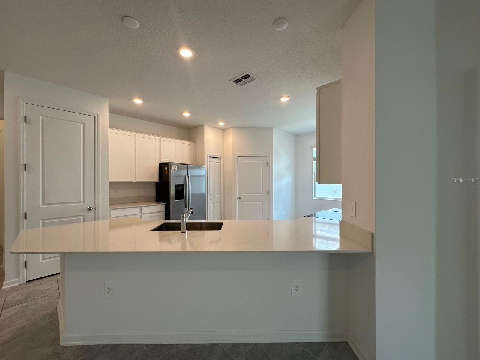 Image 17 of 76 For 2075 Punch Bowl Avenue