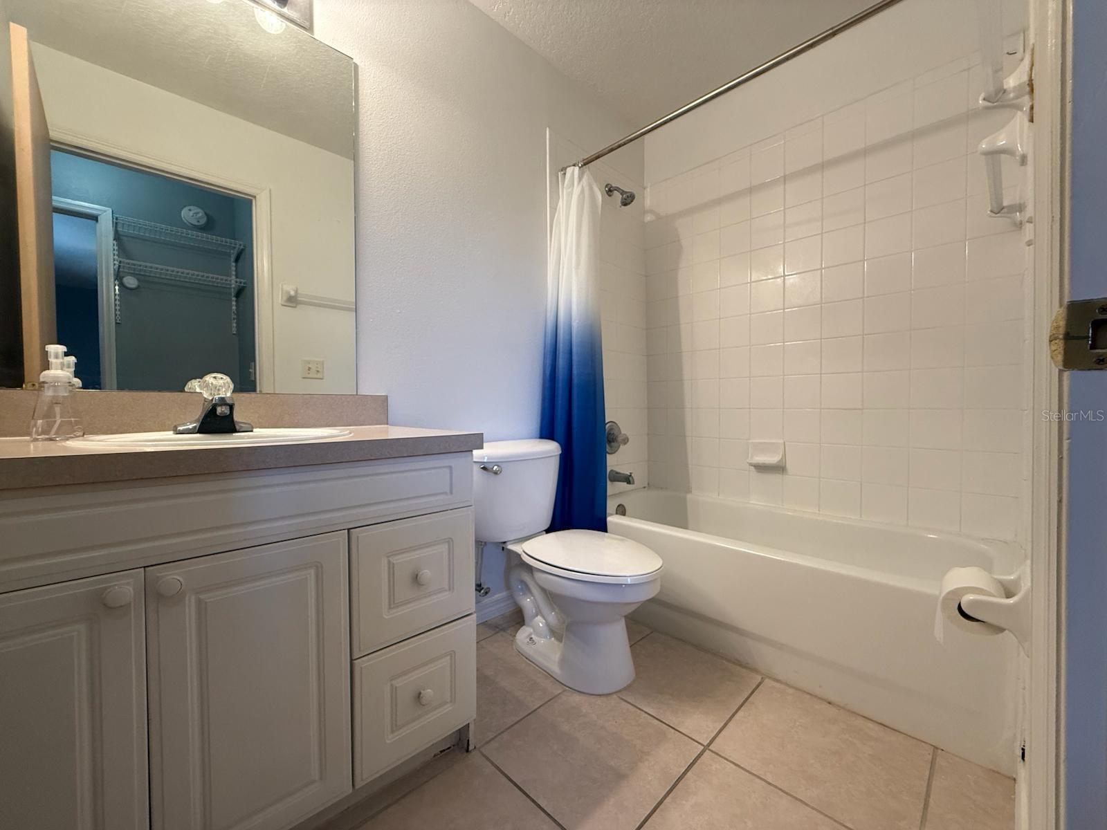 Image 10 of 30 For 843 Caribbean Drive B