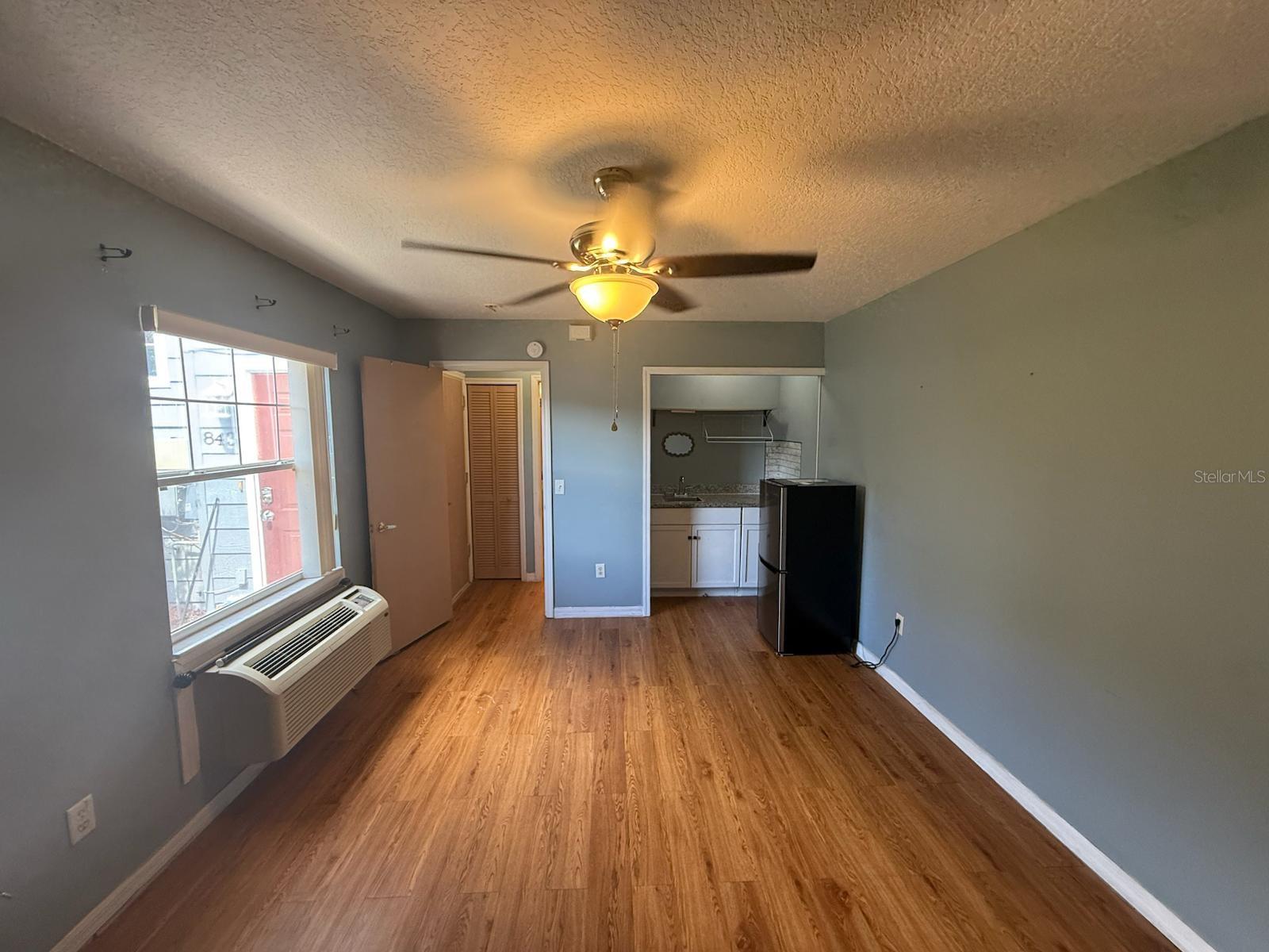 Image 2 of 30 For 843 Caribbean Drive B