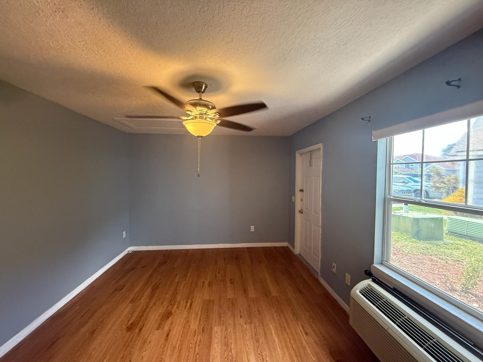 Image 4 of 30 For 843 Caribbean Drive B