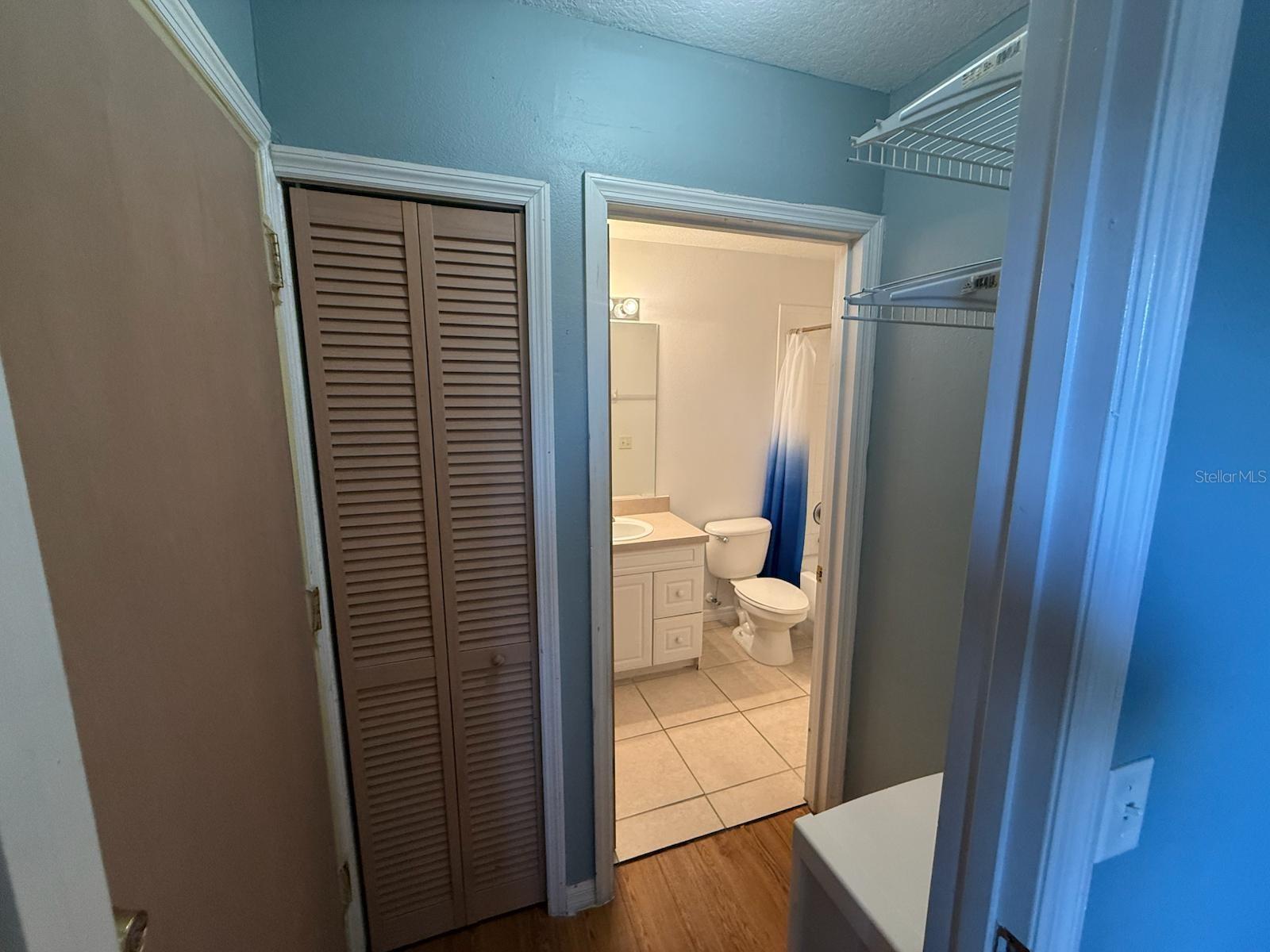 Image 6 of 30 For 843 Caribbean Drive B