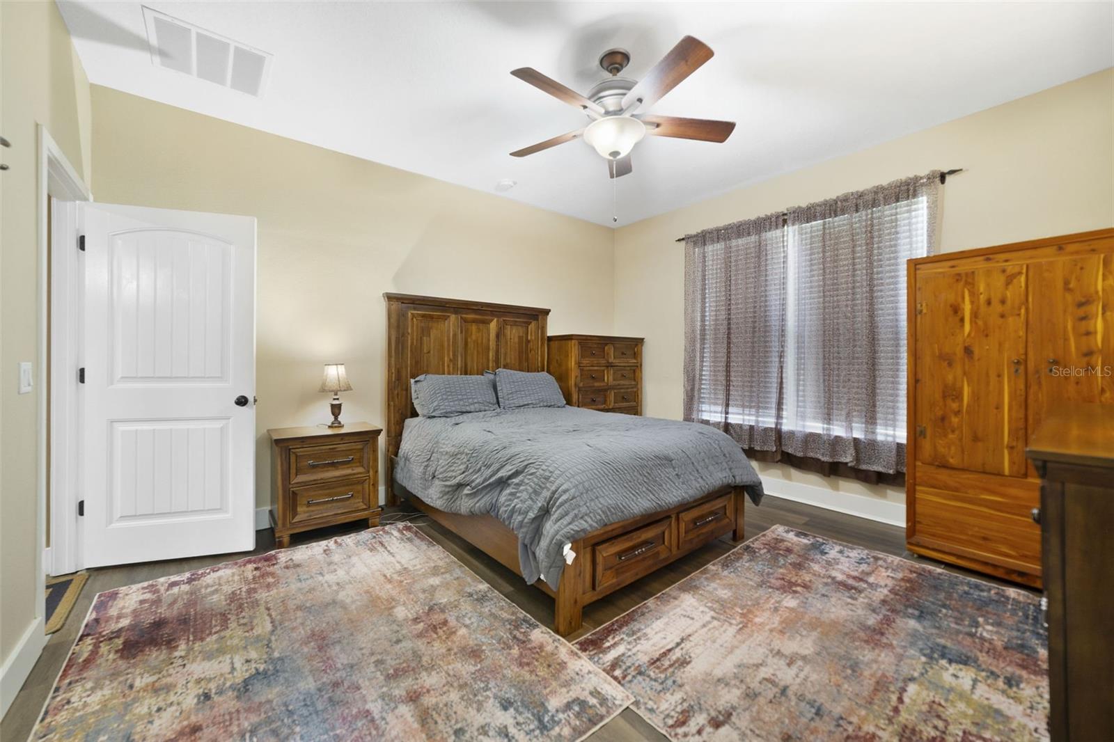 Image 18 of 48 For 3375 Packard Avenue