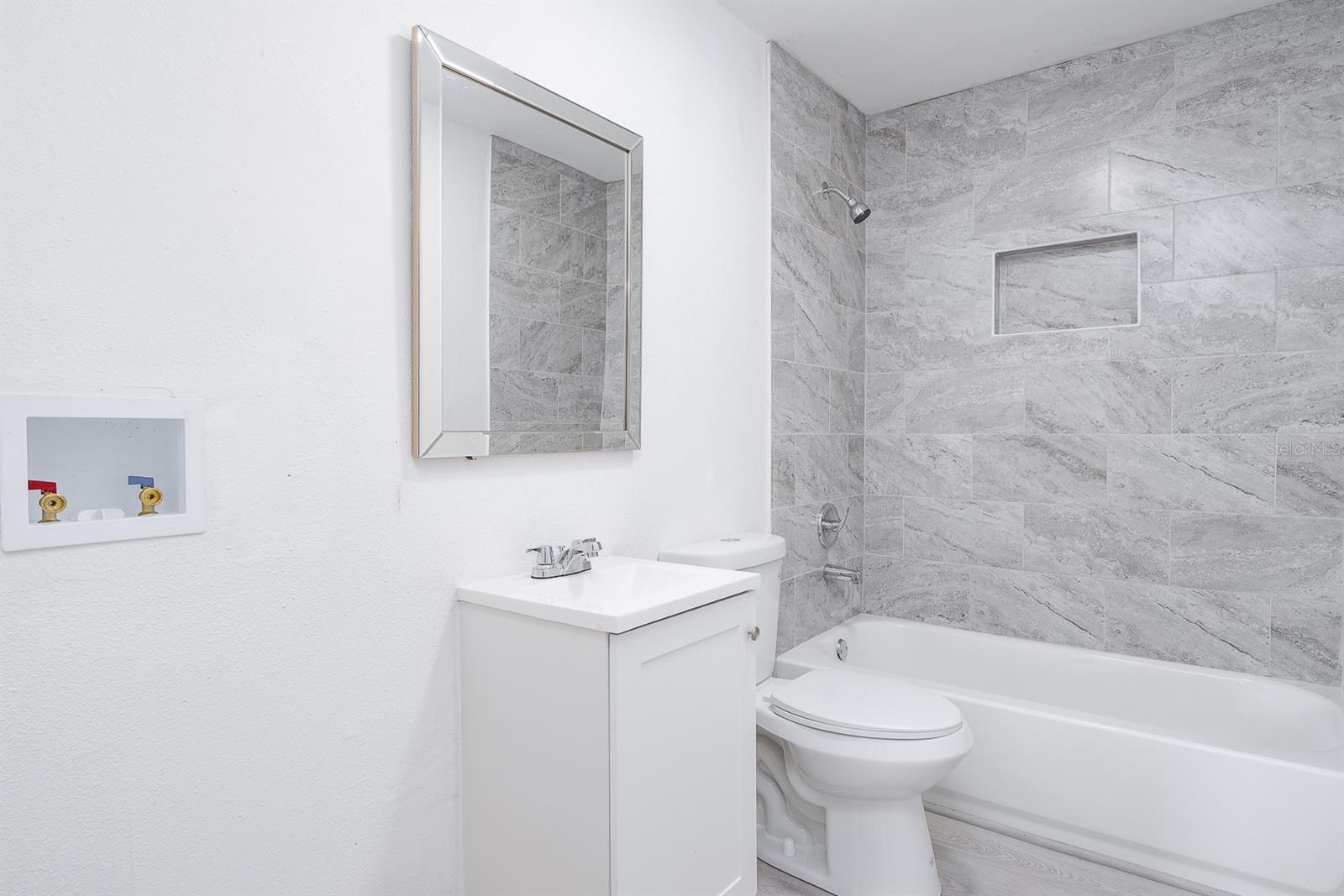 Image 11 of 15 For 519 Williams Street
