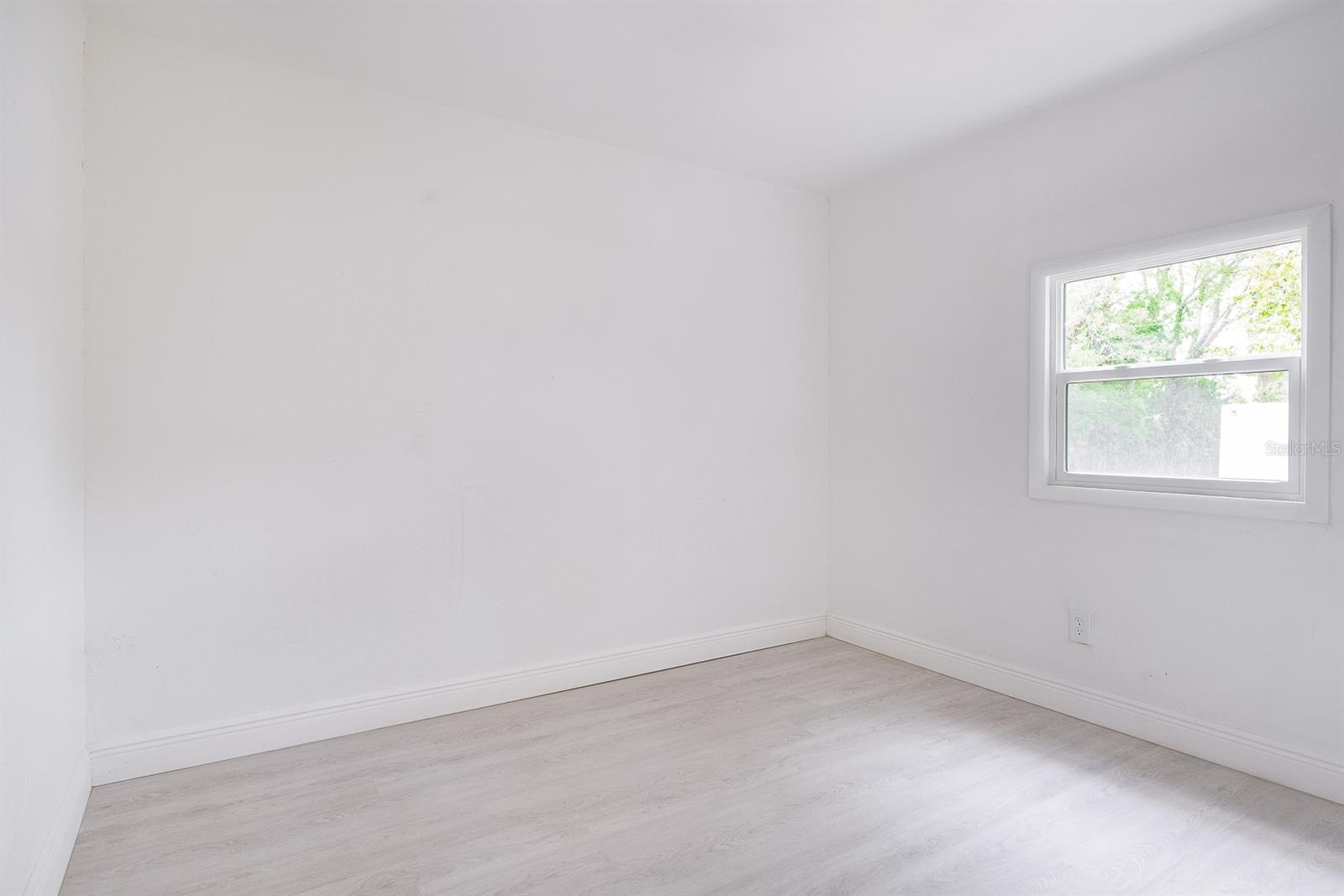 Image 8 of 15 For 519 Williams Street