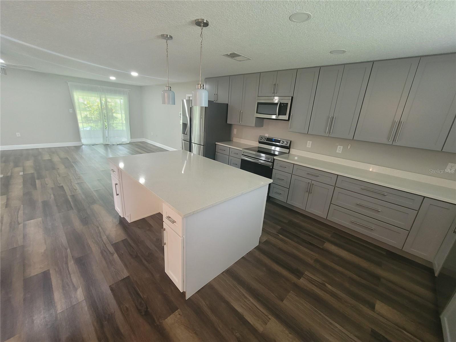 Image 5 of 29 For 10481 Montpelier Circle