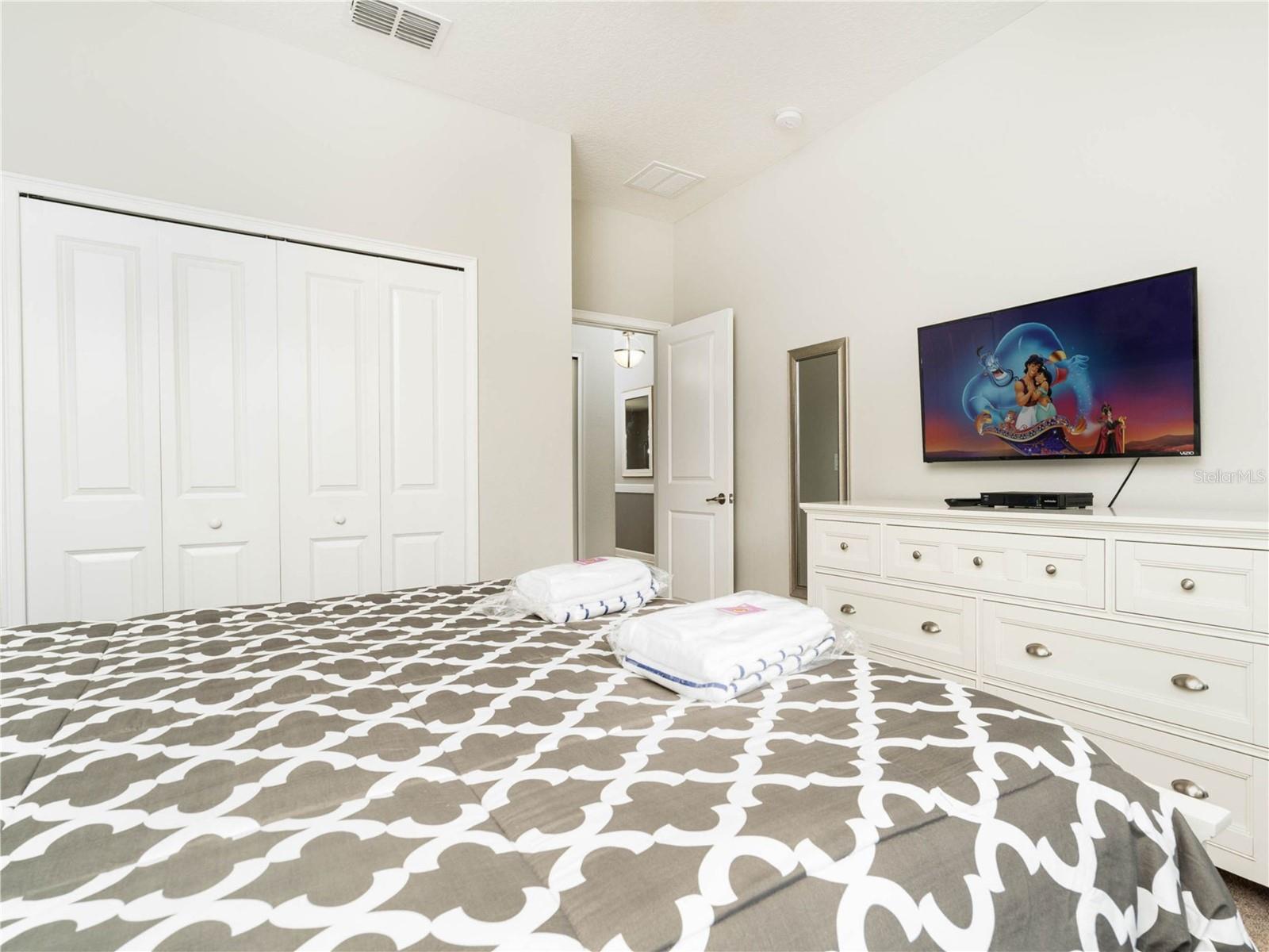 Image 15 of 67 For 4770 Kings Castle Circle