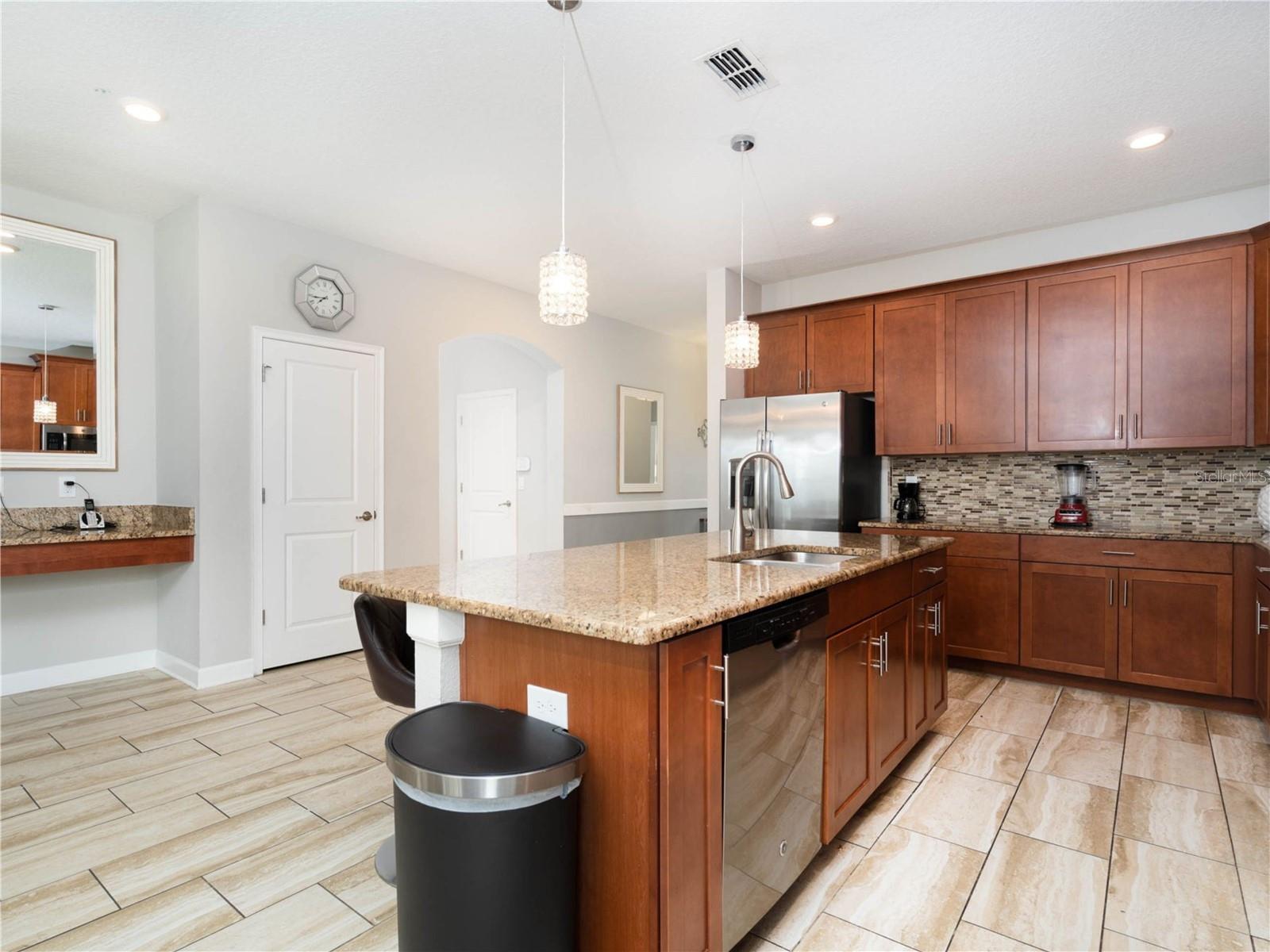 Image 21 of 67 For 4770 Kings Castle Circle