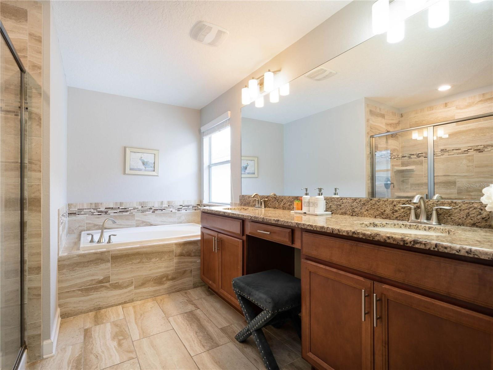 Image 37 of 67 For 4770 Kings Castle Circle