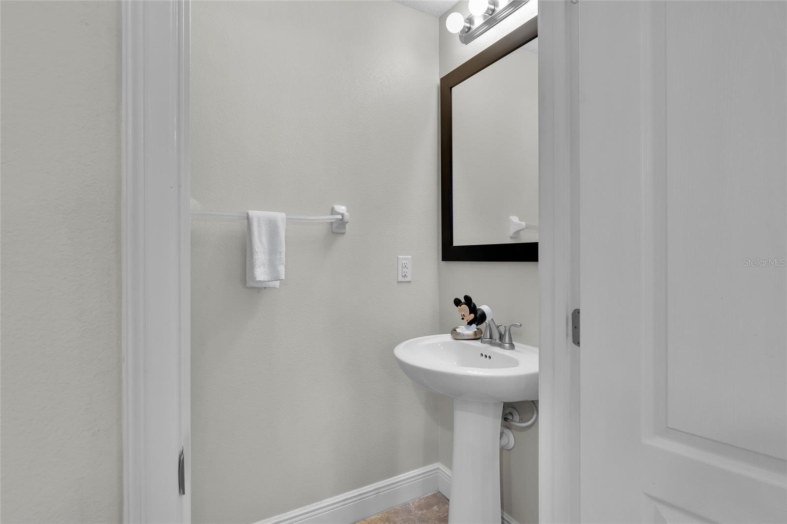 Image 10 of 41 For 8203 Roseville Boulevard
