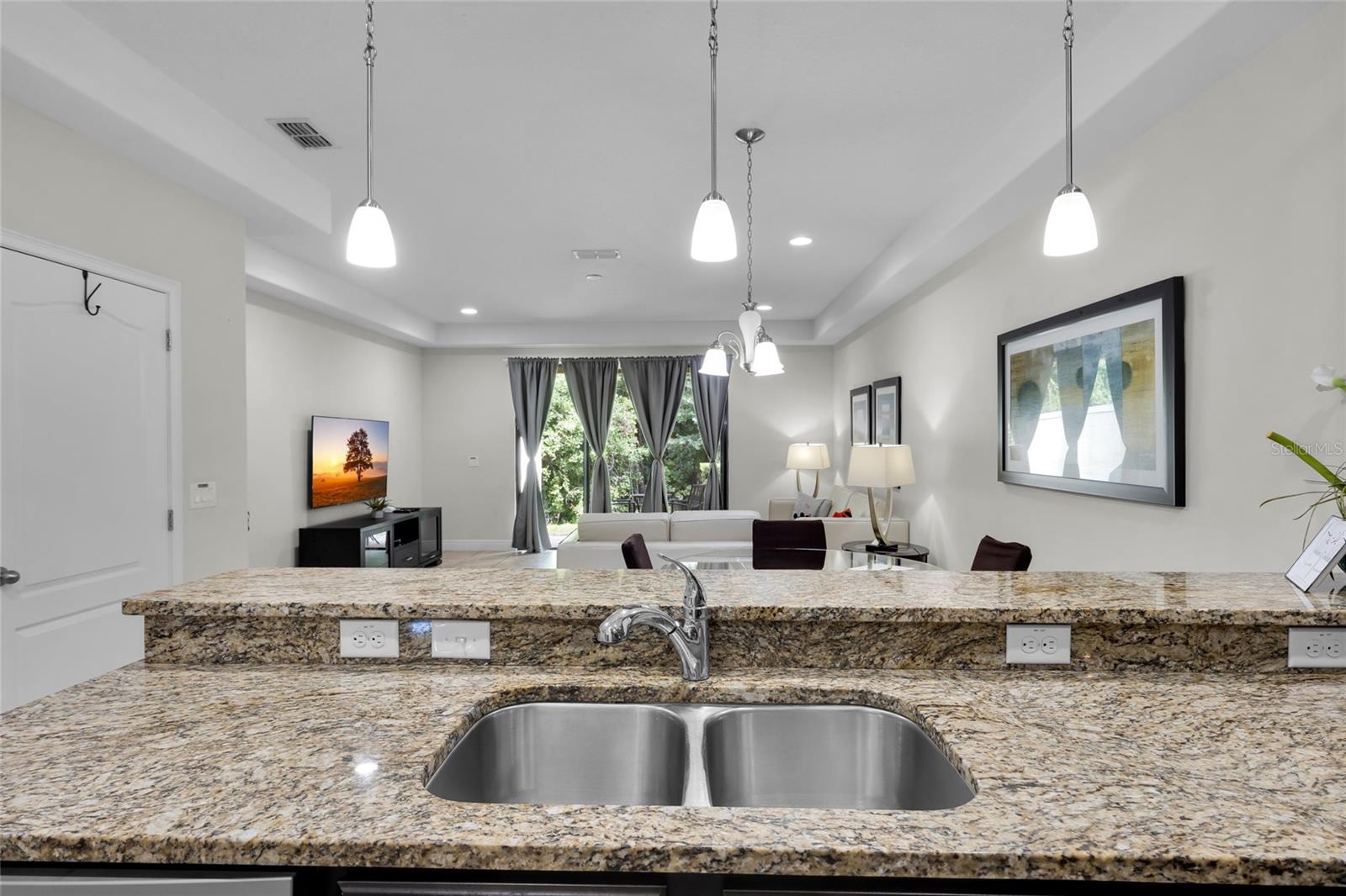Image 7 of 41 For 8203 Roseville Boulevard