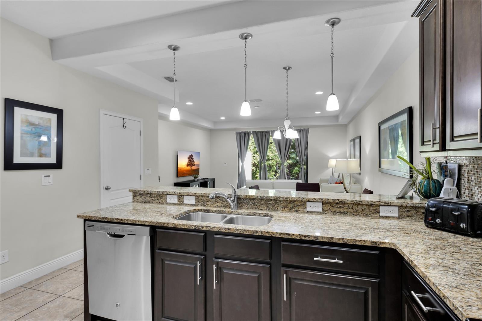 Image 9 of 41 For 8203 Roseville Boulevard